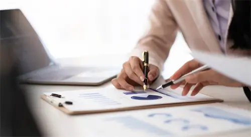 砸别人家窗户犯什么法律